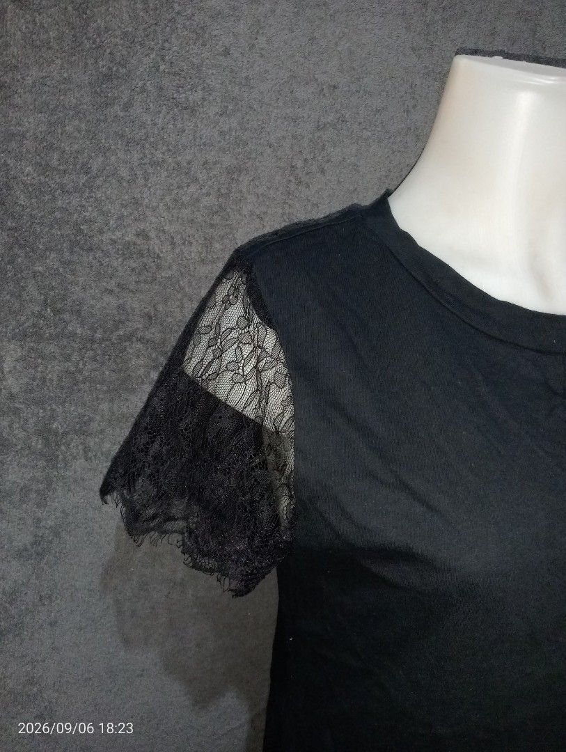 Lace Sleeve black dress (Category: Dresses) located in Iriga City. Submitted by zaeiou26 (Listing ID 1460246041, Image 2). Description: Forever 21 Lace Sleeve dress, above the knee dress..
