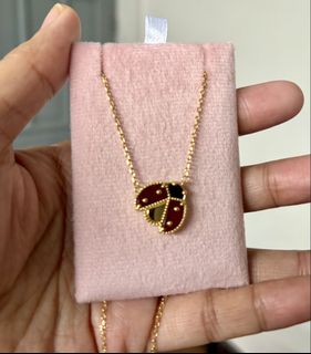(Category: ) located in . Submitted by katmandulovesmakeup (Listing ID 1454588467, Image 1). Description: .