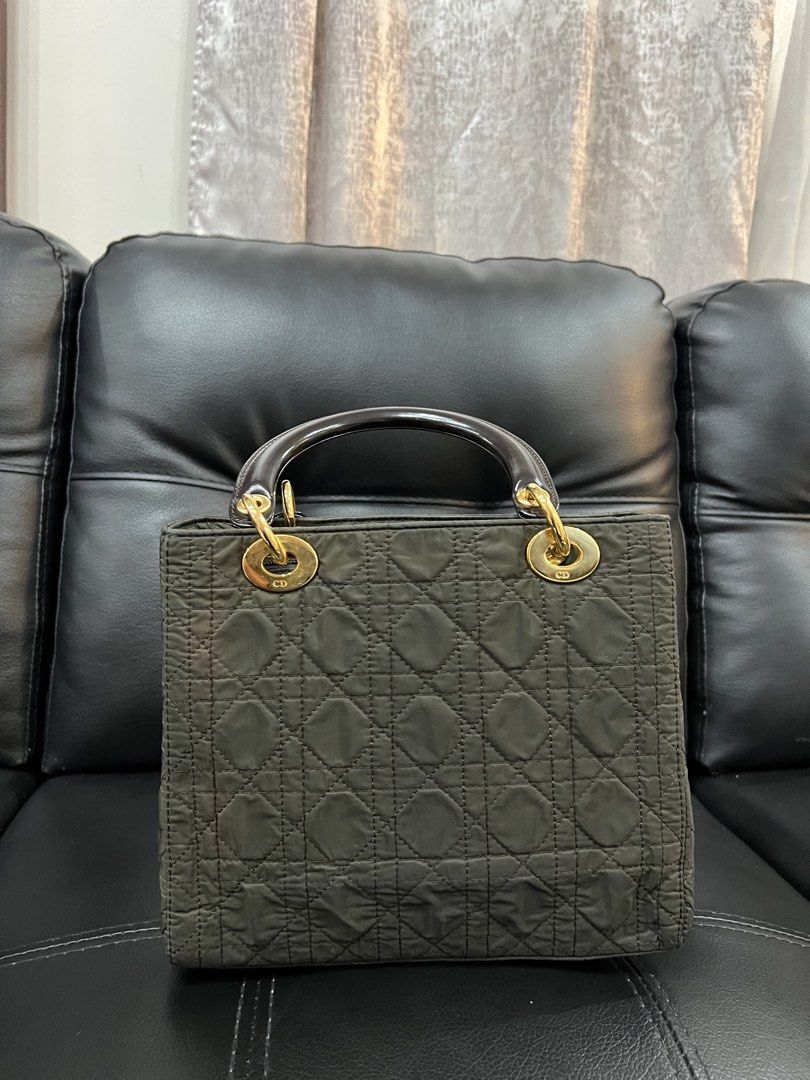 Lady Dior Vintage Medium (Category: Cross-body Bags) located in Manila. Submitted by gailmg (Listing ID 1460295175, Image 3). Description: - Authentic with Cert.