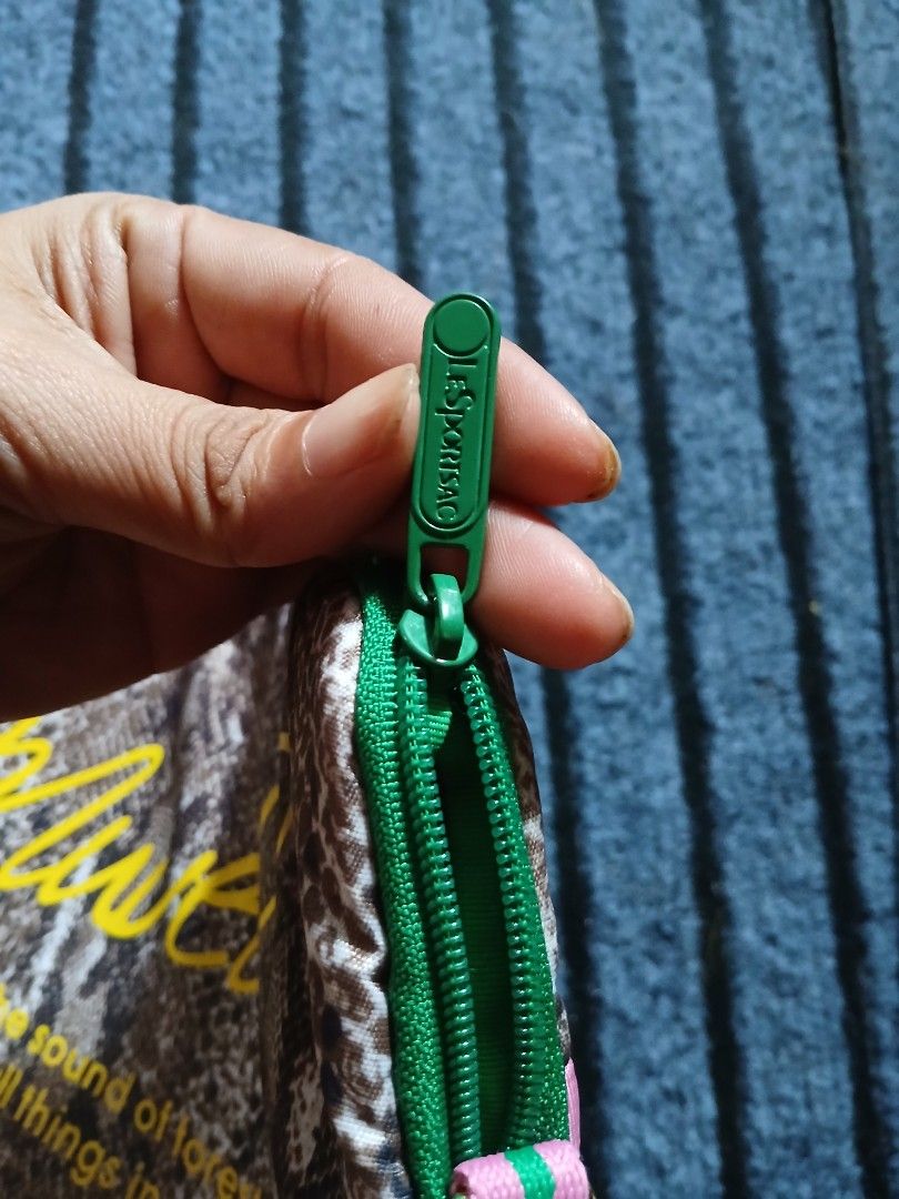 Lap Top bag (Category: Announcements) located in Bayambang. Submitted by ms.libra26 (Listing ID 1460114750, Image 2). Description: 13 inch Lap Top Case good condition and almost new.
