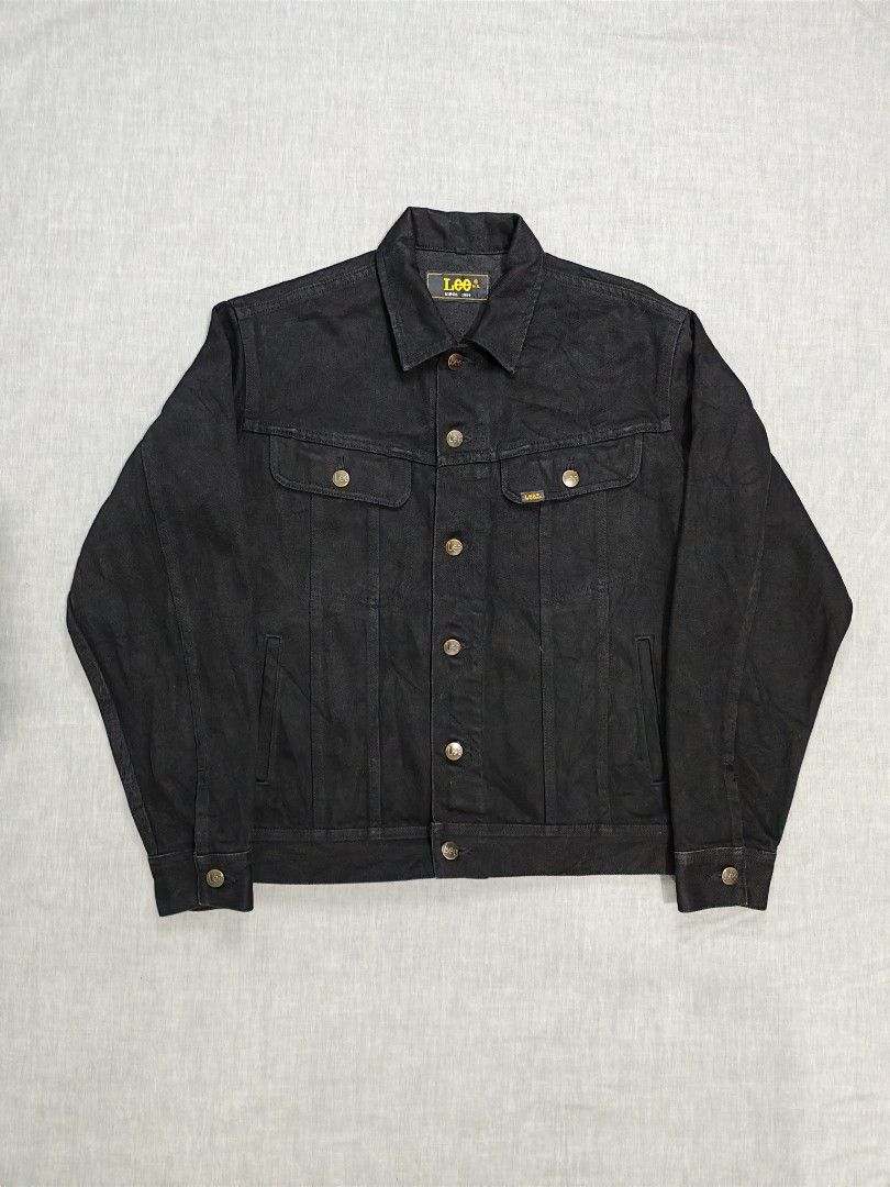 Lee denim jacket black (Category: Coats, Jackets and Outerwear) located in Baguio. Submitted by used_clothing2600 (Listing ID 1460227828, Image 1). Description: Lee denim jacket black size medium excellent condition pit to pit 22.5 length 24.5 shoulders 18 sleeve length 24 2,300.