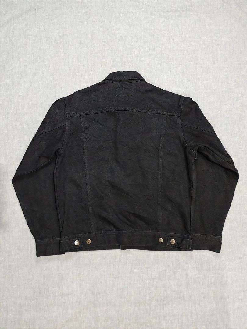 Lee denim jacket black (Category: Coats, Jackets and Outerwear) located in Baguio. Submitted by used_clothing2600 (Listing ID 1460227828, Image 2). Description: Lee denim jacket black size medium excellent condition pit to pit 22.5 length 24.5 shoulders 18 sleeve length 24 2,300.