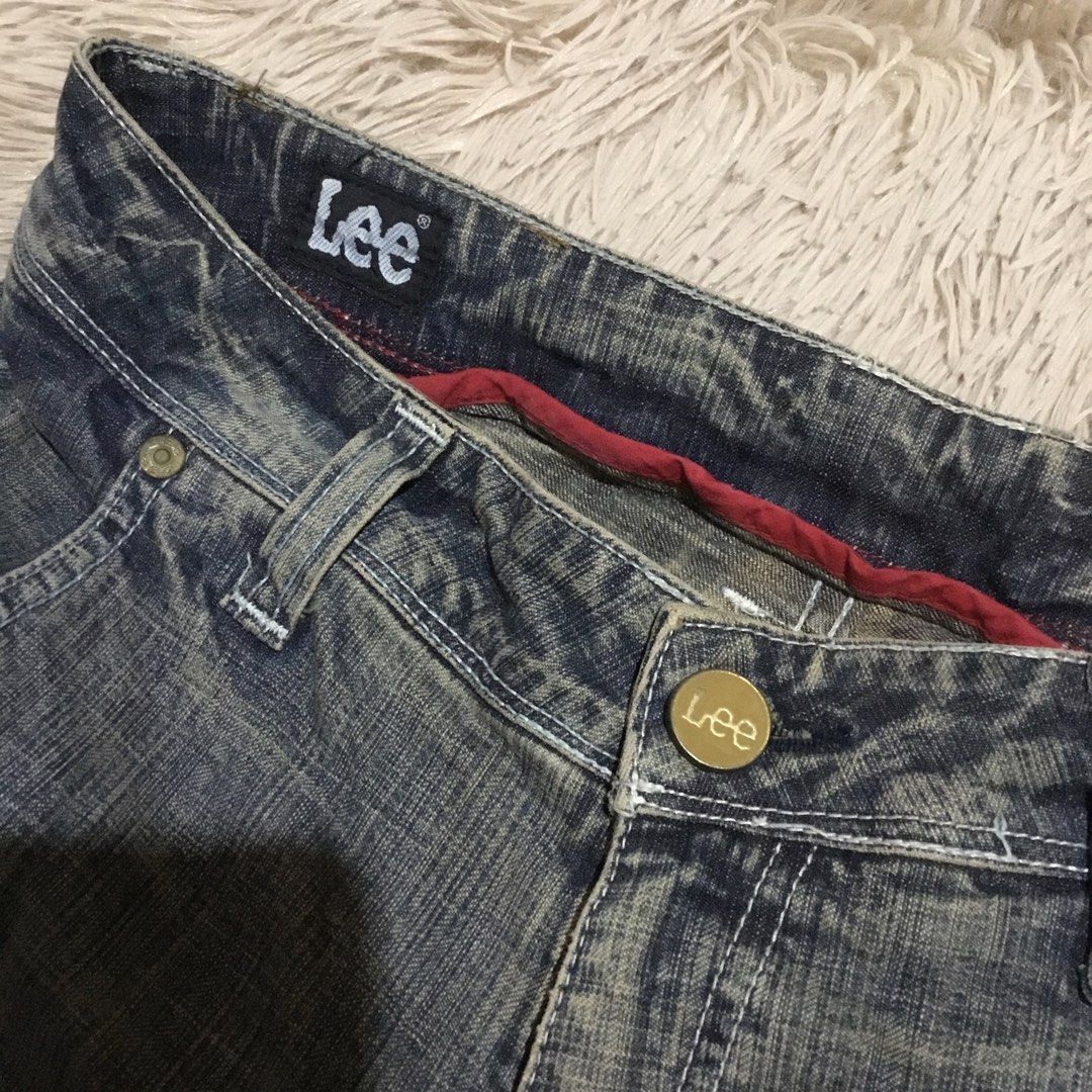 Lee Flare Denim Pants (Category: Jeans) located in Baguio. Submitted by jaaanee (Listing ID 1460197008, Image 2). Description: No issue MOD : JNT MOP : GCASH.