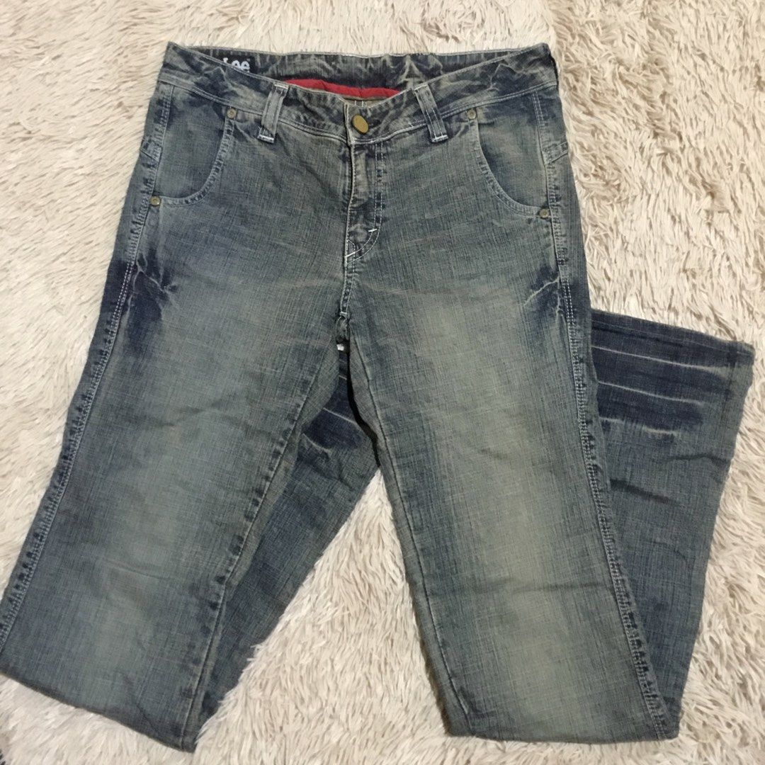Lee Flare Denim Pants (Category: Jeans) located in Baguio. Submitted by jaaanee (Listing ID 1460197008, Image 1). Description: No issue MOD : JNT MOP : GCASH.