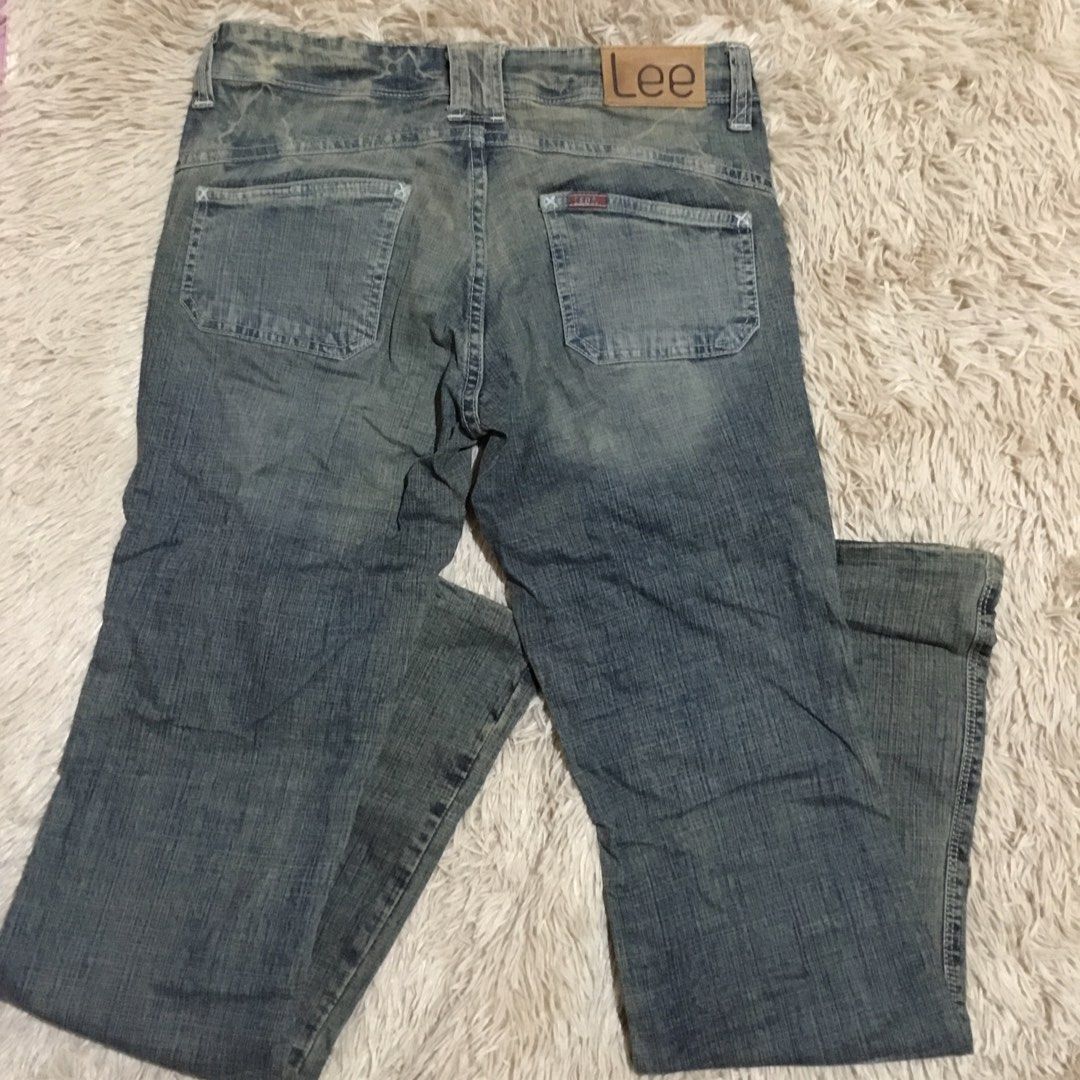 Lee Flare Denim Pants (Category: Jeans) located in Baguio. Submitted by jaaanee (Listing ID 1460197008, Image 3). Description: No issue MOD : JNT MOP : GCASH.
