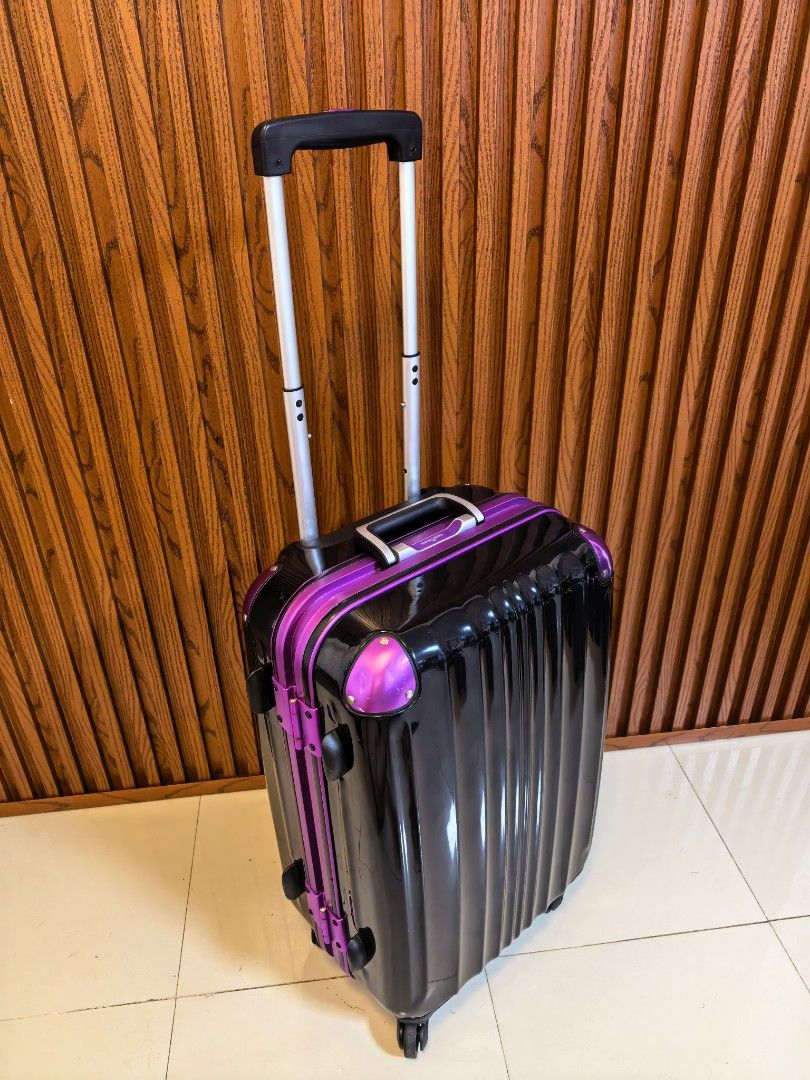 Legend Walker Medium Luggage (Category: Luggage) located in Manila. Submitted by uno001 (Listing ID 1460113825, Image 2). Description: Brand: Legend Walker ✅ Medium check luggage ✅ H23.5" xW14.25" x D10.25" ✅ High Quality Durable Body! ✅ Made From Tough polycarbonate 👌 ✅ 360° Wheels All smooth ✅ With aluminum Frame ✅ With 4 Aluminum Corner pads ✅ Telescopic Aluminum Handle ✅ Multi purpose interior ✅ TSA002 Lock with Key.