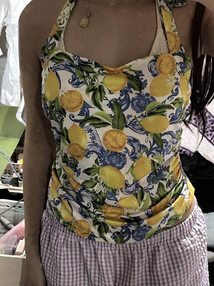 Lemon Print Halter Top with Tie Back (Category: Sleeveless) located in San Mateo. Submitted by _llyy (Listing ID 1460118436, Image 2). Description: .