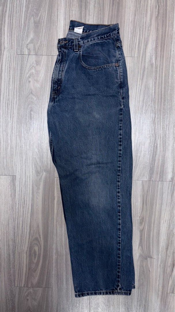 Levi's 569 Loose Straight Jeans (Category: Jeans) located in Pasig City. Submitted by andrecarl11567 (Listing ID 1460234748, Image 2). Description: - Classic blue Levi's jeans - Loose straight fit - Size: 30x33 - Ideal for everyday wear - Durable denim construction - Button and zip fly closure - Traditional five-pocket styling.