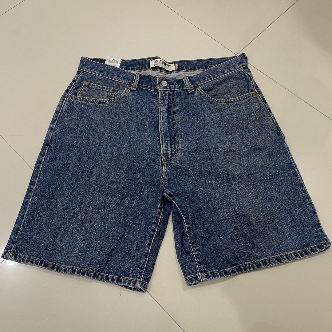 Levi's & Wrangler Carpenter Short Size 36 (Category: Shorts) located in Manila. Submitted by saintjohnn (Listing ID 1460165926, Image 2). Description: TAKE ALL FOR ONLY ₱2,000 FREE SHIPPING! SIZE 36 ALL EXCELLENT CONDITION NO ISSUE WASH AND READY TO WEAR .