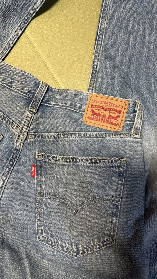 Levi's Low Pro Straight Jeans Size 26 (Category: Jeans) located in San Pedro. Submitted by laizaanne (Listing ID 1460254842, Image 2). Description: - Classic blue Levi's jeans - Low pro straight fit - Size 26 - Versatile staple for any wardrobe - Easy to style up or down.