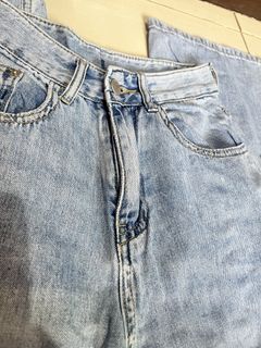 (Category: ) located in . Submitted by r.boutique (Listing ID 1460211670, Image 1). Description: .