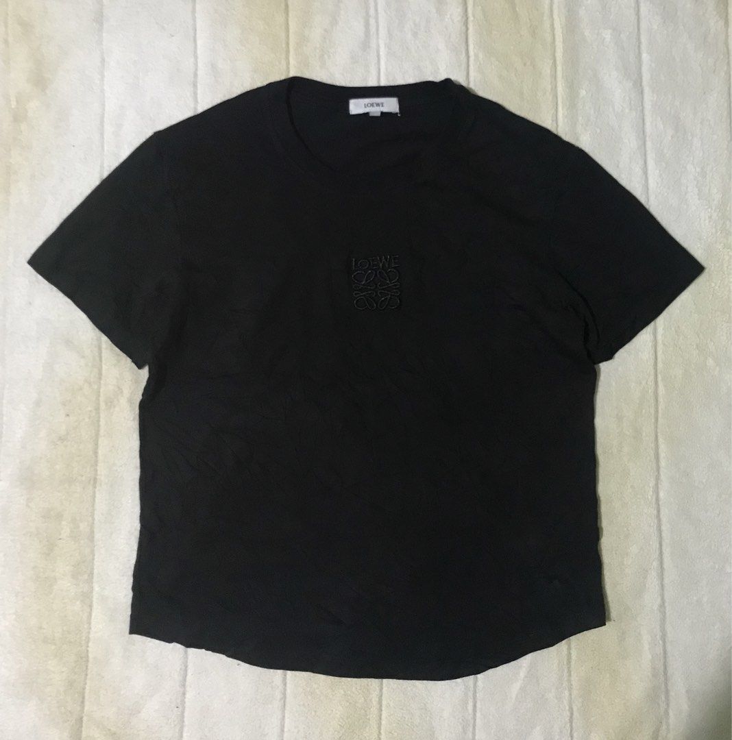 Loewe Crop Tee (Category: Others Tops) located in Angeles City. Submitted by bashthriftstuff123 (Listing ID 1460172862, Image 1). Description: Loewe Crop Tee Size xl Width 18 Length 23 Verygood condi 450.