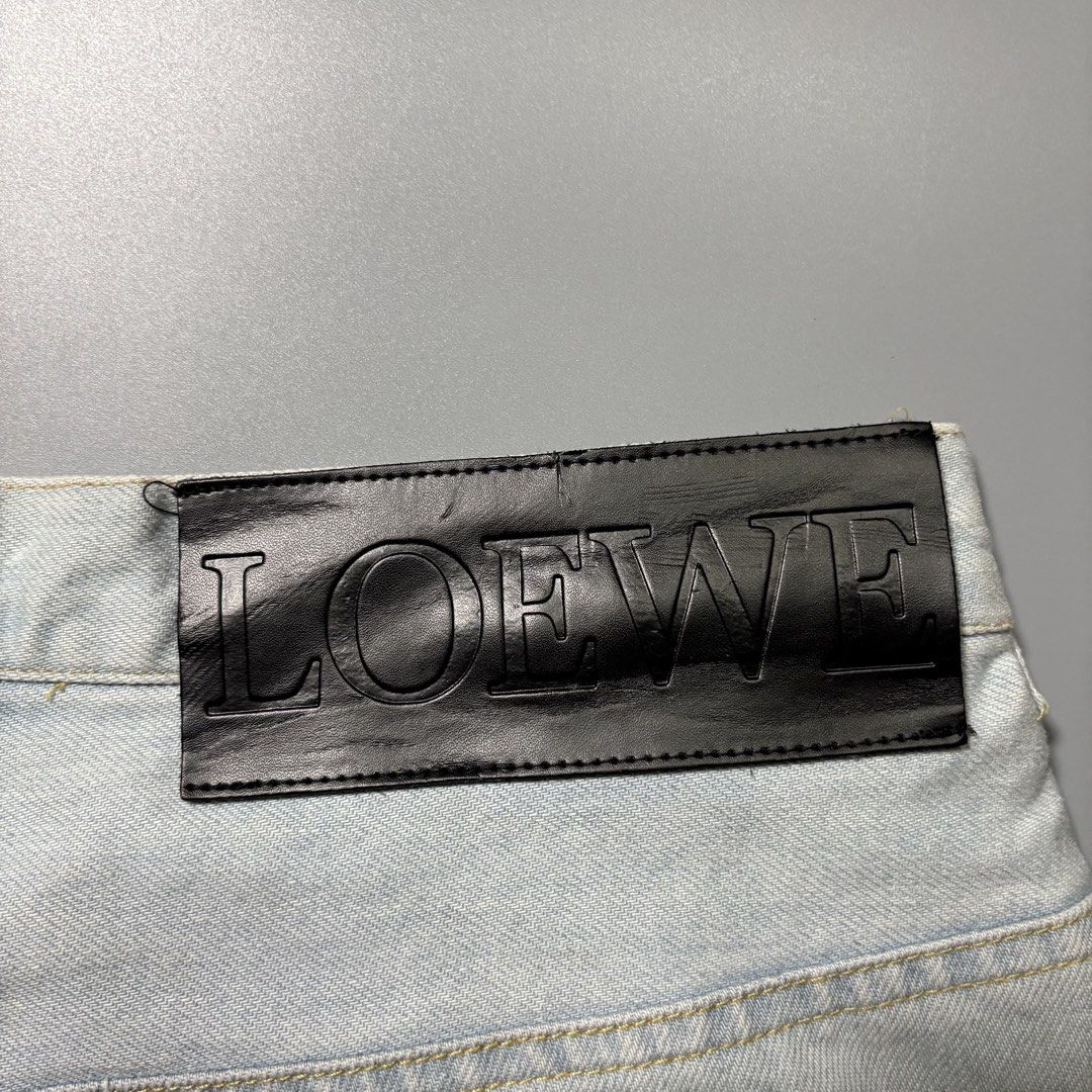 Loewe Oversized Denim Pants Jeans Size 30 (Category: Luxury Apparel) located in Tayabas. Submitted by tayabaskartell (Listing ID 1460108310, Image 3). Description: .