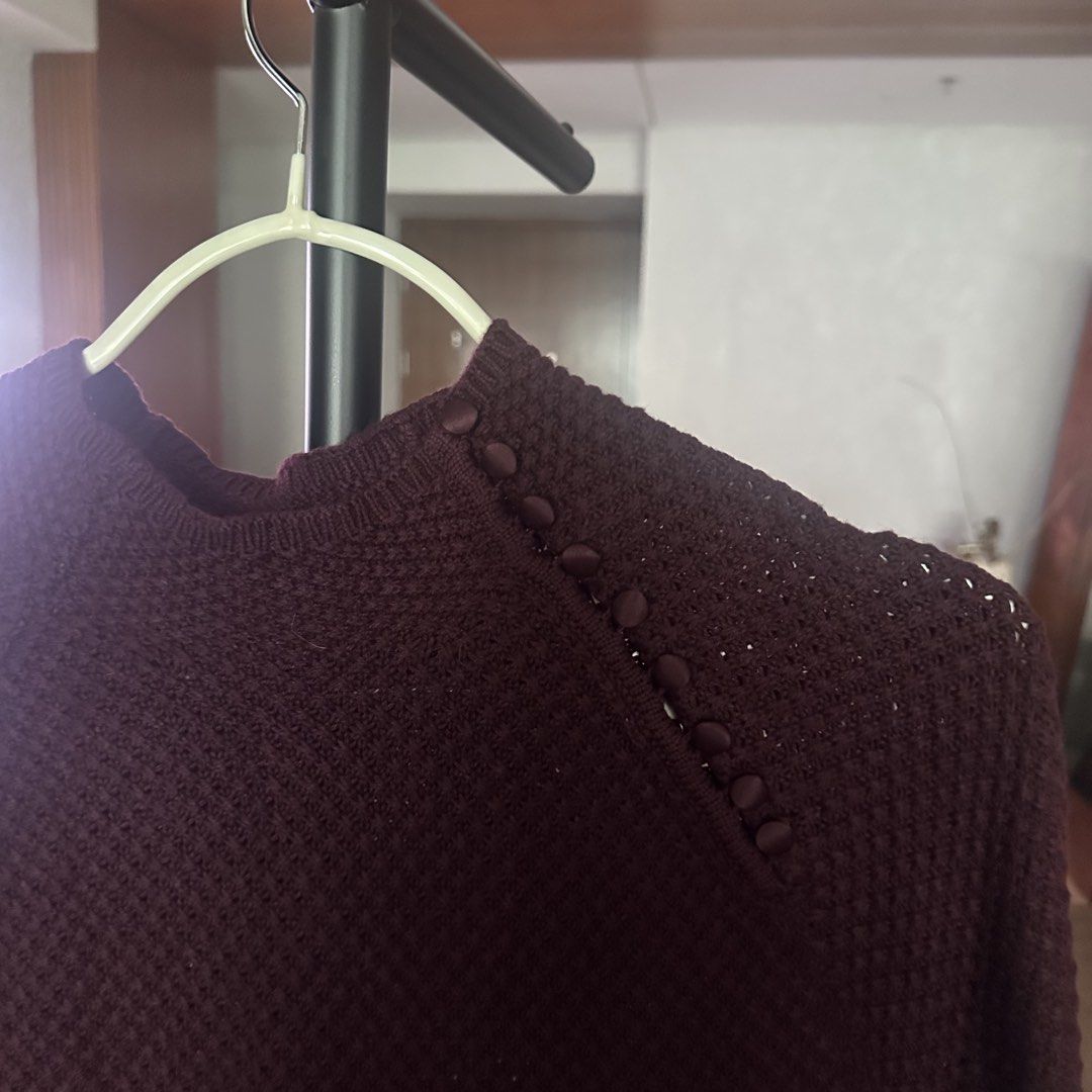 Loft oversized purple knit sweater (Category: Coats, Jackets and Outerwear) located in Pasig City. Submitted by ynahperez (Listing ID 1460218817, Image 2). Description: .