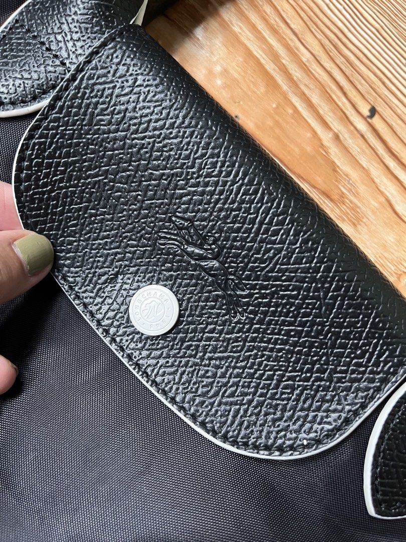 Long ahndle Longchamp (Category: Shoulder Bags) located in San Jacinto. Submitted by kellysthrift_ (Listing ID 1460140278, Image 3). Description: Long handle longchamp medium.