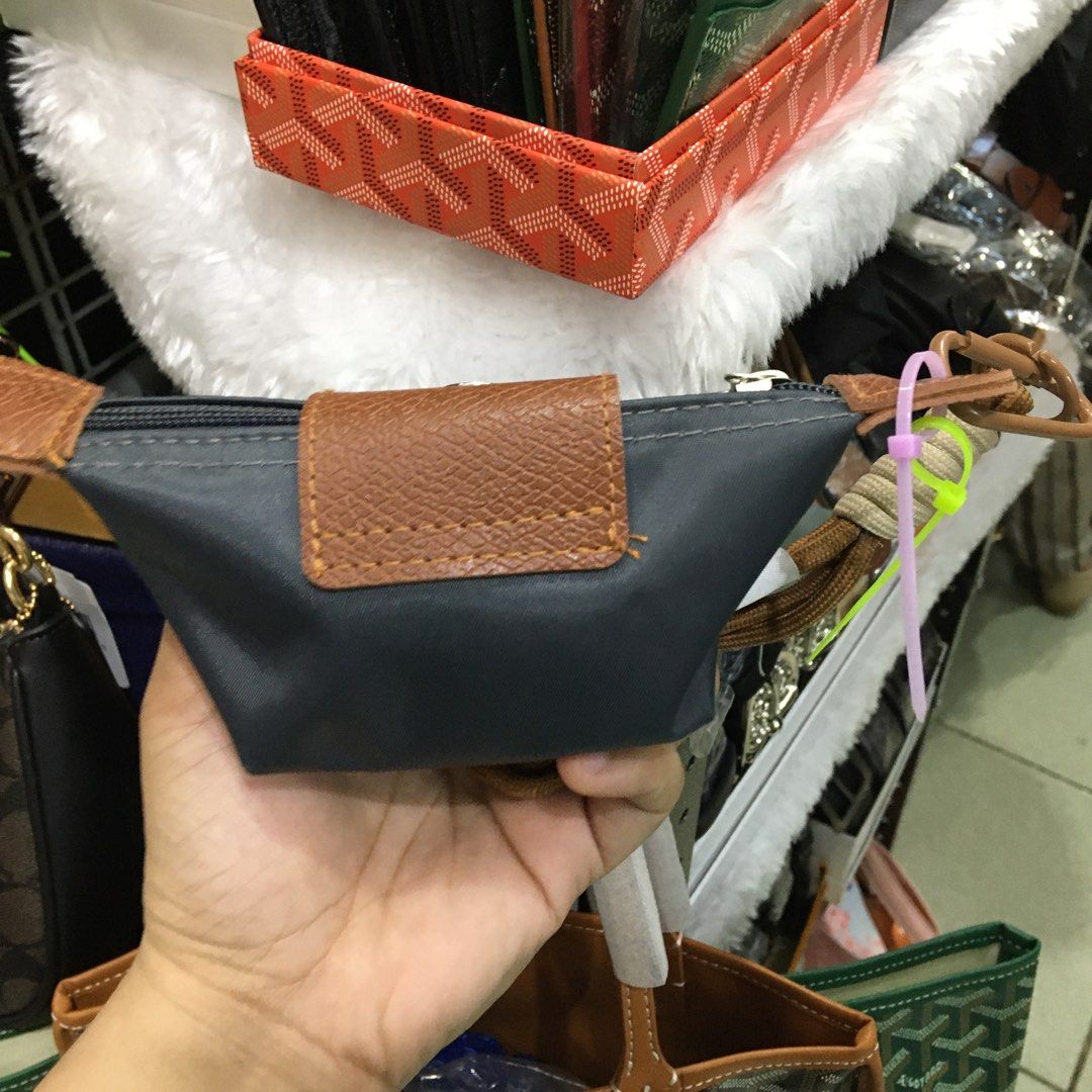 Longchamp Coin purse (black) (Category: Wallets & Card holders) located in Manila. Submitted by lizzy.cloud (Listing ID 1460135646, Image 3). Description: .