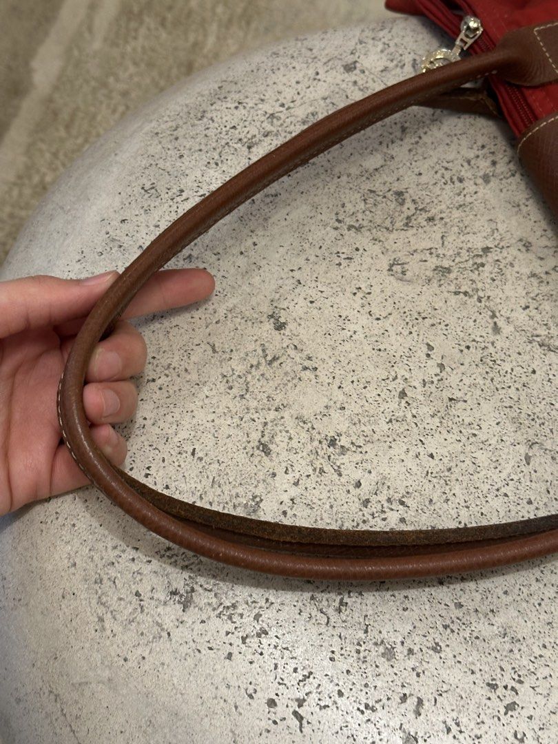 Longchamp Le Pliage Tote Bag (Category: Luxury Bags & Wallets) located in Pasig City. Submitted by mirandaorangejuice (Listing ID 1460167309, Image 2). Description: .