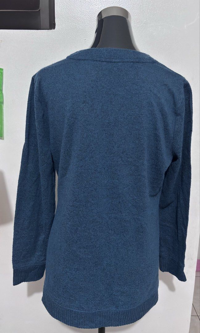 Longsleeve Blouse (Category: Longsleeves) located in Pasig City. Submitted by Atv26 (Listing ID 1460171765, Image 3). Description: Long sleeve Women Blouse. Pang Office, Pang gala sa tag lamig. Malambot ang tela, Elegant suotin Size: Bust Width: 20 inches Length 27 inches Color Rate: 10/10.