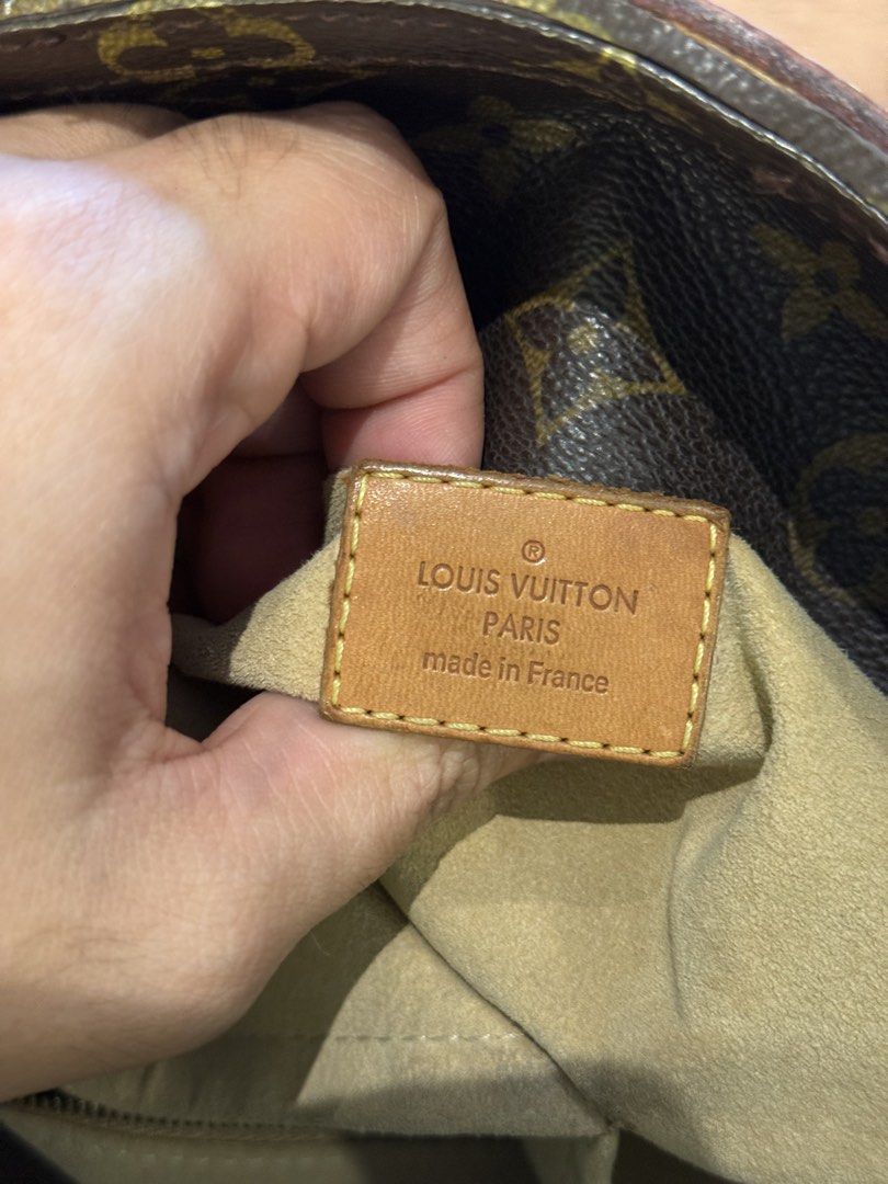 Louis Vuitton Artsy Monogram (Category: Luxury Bags & Wallets) located in Makati City. Submitted by markussangabriel (Listing ID 1460168921, Image 2). Description: - Authentic Louis Vuitton shoulder bag (NOTE: previous owner added the vachetta lining by the lips) - open to hear offers - Classic monogram canvas - Genuine leather trim and handles - Elegant gold hardware details - Proudly made in France - Spacious interior for your essentials - Idea