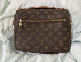 (Category: ) located in . Submitted by mackiehelena0000 (Listing ID 1460116553, Image 1). Description: .