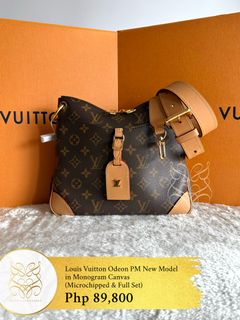 (Category: ) located in . Submitted by belles_lux_closet (Listing ID 1460135855, Image 1). Description: .