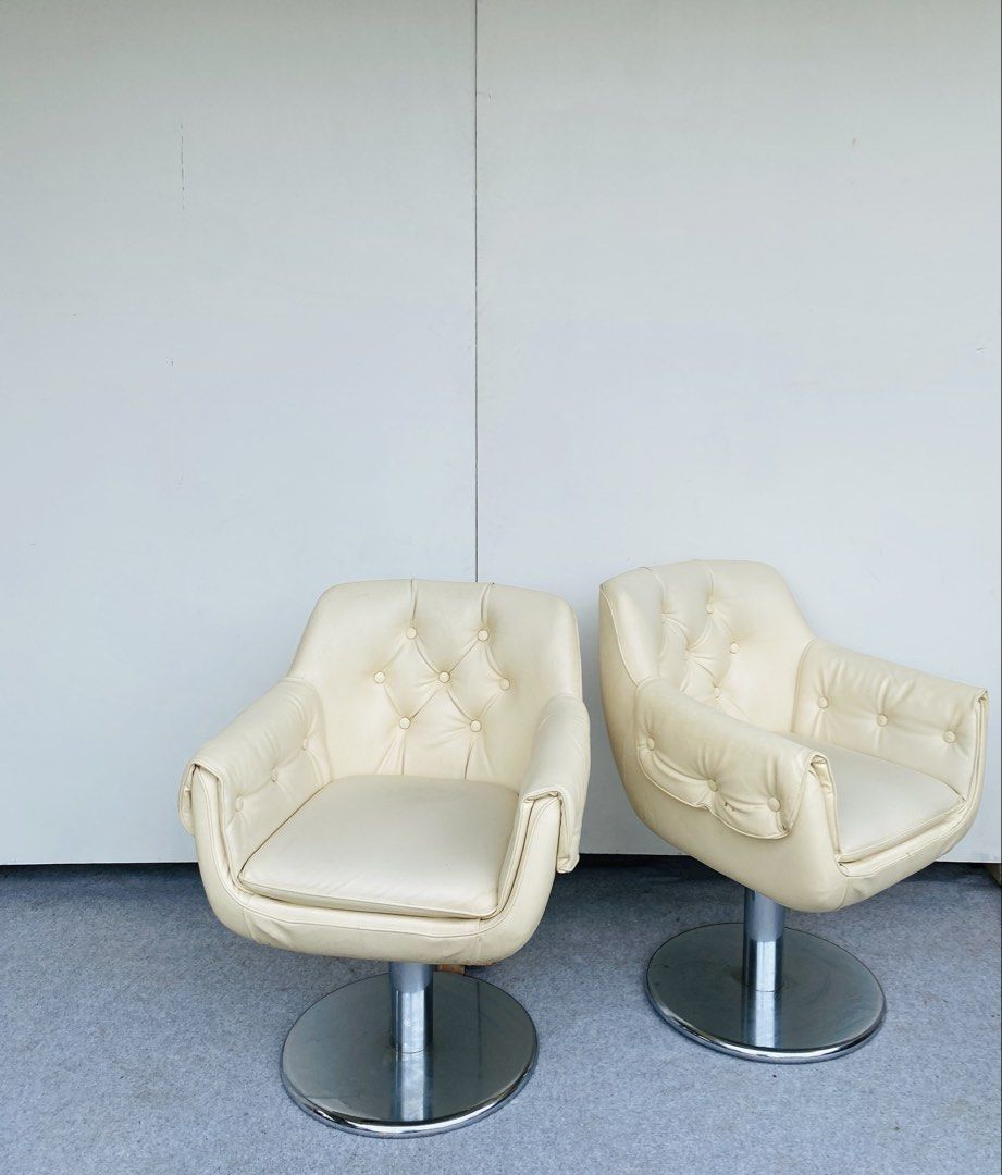 Low Bar Chair / Swivel Accent Chairs (Category: Announcements) located in Manila. Submitted by elliefurnies31 (Listing ID 1460147148, Image 2). Description: "JAPAN SURPLUS" 6PCS SWIVEL ACCENT CHAIRS / LOW BAR CHAIRS STAINLESS LEGS SIZE: 24L" x 24W" xx 18Sh" x 30Sh" inches (AS-IS ITEM) IN GOOD CONDITION P14,000 for 2 pcs.