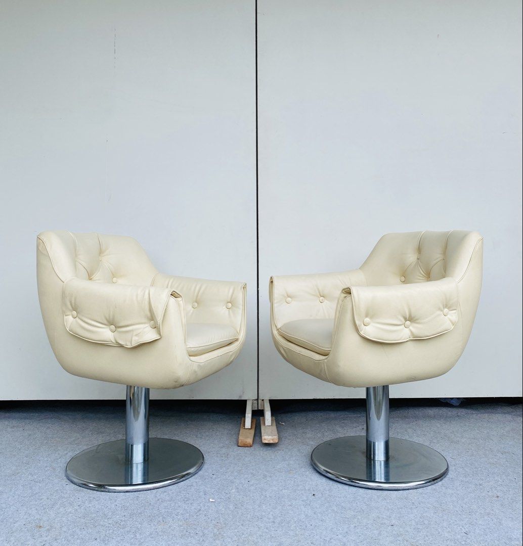 Low Bar Chair / Swivel Accent Chairs (Category: Announcements) located in Manila. Submitted by elliefurnies31 (Listing ID 1460147148, Image 1). Description: "JAPAN SURPLUS" 6PCS SWIVEL ACCENT CHAIRS / LOW BAR CHAIRS STAINLESS LEGS SIZE: 24L" x 24W" xx 18Sh" x 30Sh" inches (AS-IS ITEM) IN GOOD CONDITION P14,000 for 2 pcs.
