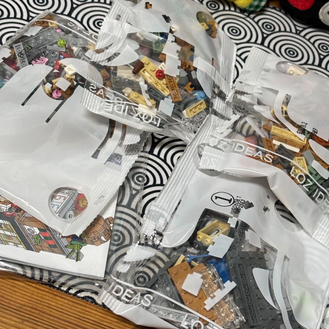 LOZ Street Mini Building Blocks (Category: Lego & Building Sets) located in Manila. Submitted by nero.ph (Listing ID 1460166856, Image 2). Description: SEALED COMPLETE - LOZ Street Mini Building Blocks Set - Adorable Cow Theme - Multiple sealed bags of pieces included - Easy-to-follow instructions provided - Ideal for collectors or as a fun DIY project - Create your own charming mini street scene.