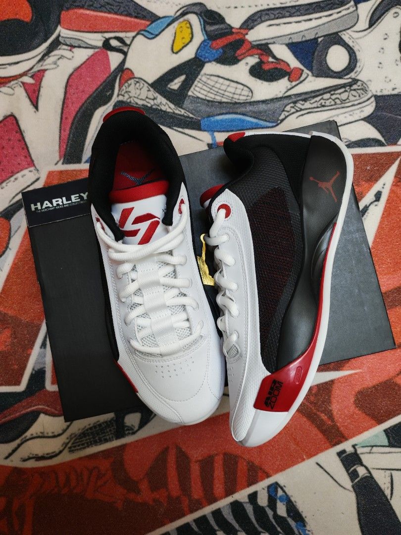 Luka 77 Bloodline size 9 (Category: Sneakers) located in Marikina City. Submitted by tm_harley (Listing ID 1460210091, Image 1). Description: 🚨Luka 77 both size 9 men's - Bloodline 💸4,295 pesos each!!❌5,795 SRP Send a DM for inquiries 📩 FB: Harley Villa FB Page: The Merchant - Kicks and Collectibles 📌Marikina City Location.