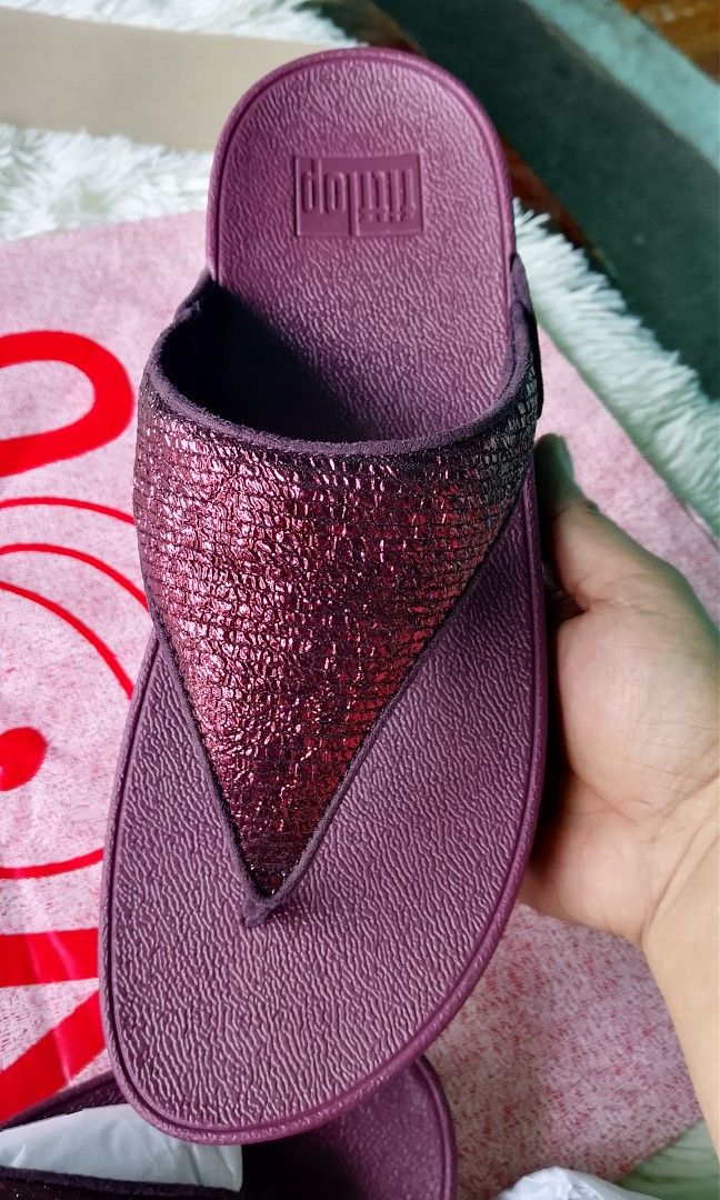 Lulu crinkle shimmer fitflop (Category: Sandals) located in Muntinlupa City. Submitted by jcualquera (Listing ID 1460211540, Image 2). Description: avail US5/7/8/9 onhand and ready to llamove gcsh bank transfer loc - Laspinas.