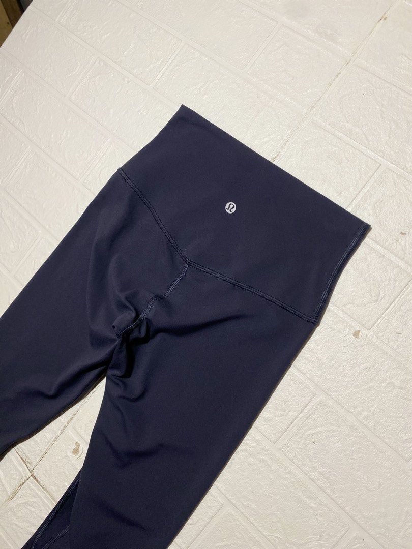 LULULEMON HIGH RISE LEGGINS (Category: Activewear) located in Tagbilaran City. Submitted by we_thrift (Listing ID 1460205160, Image 2). Description: Size 4 Color: Navy Blue.
