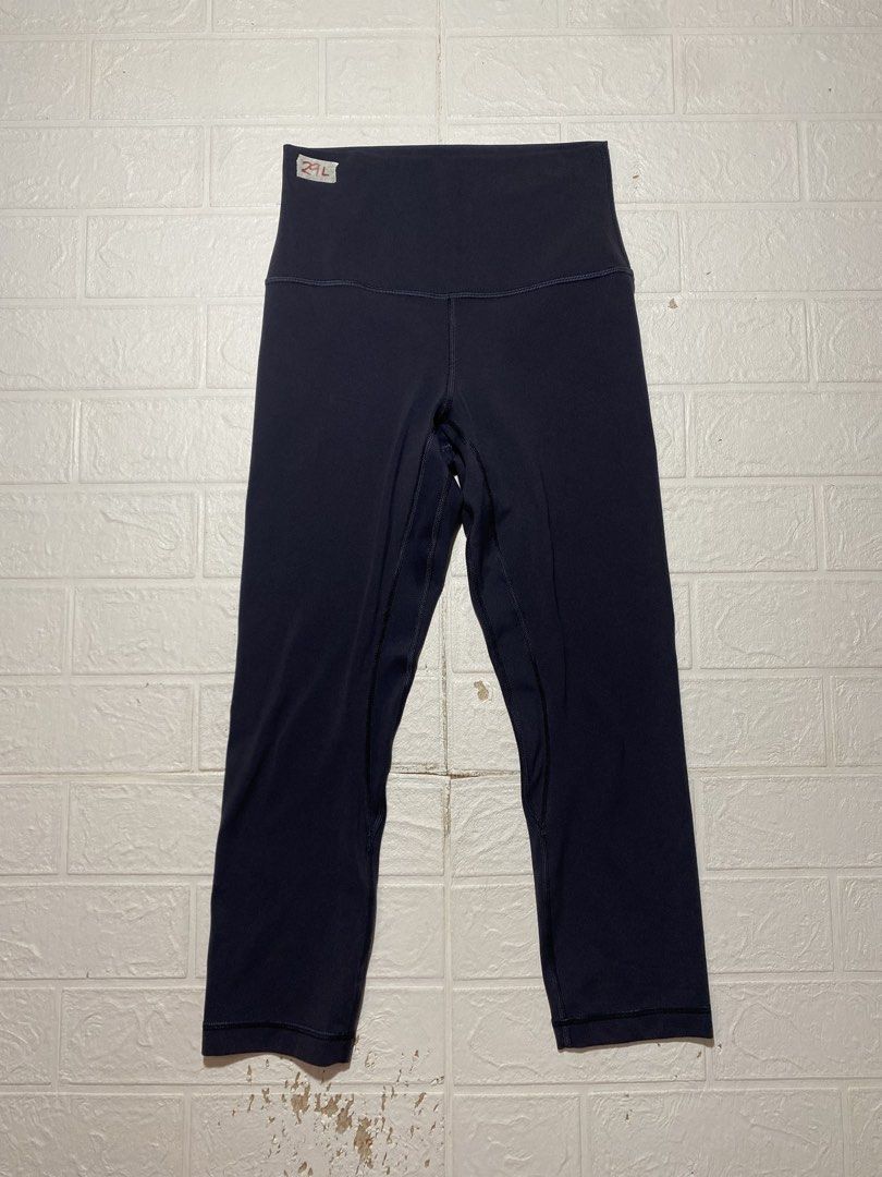 LULULEMON HIGH RISE LEGGINS (Category: Activewear) located in Tagbilaran City. Submitted by we_thrift (Listing ID 1460205160, Image 3). Description: Size 4 Color: Navy Blue.