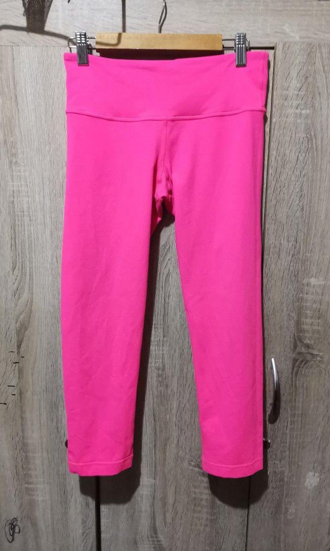 Lululemon revirsible leggings dot 4 (Category: Activewear) located in San Pedro. Submitted by thriftersthrift (Listing ID 1460278592, Image 3). Description: Waistline (inches) :24 Length(inches) :27.5 Good condition Already wash Color rate : 9/10 🌵ALL ITEMS ARE FROM UKAY BALE SO MANAGE YOUR EXPECTATION 🌵 ASK SELLER FOR MORE INFORMATION COLOR MAY CHANGE TRU LIGHTING.