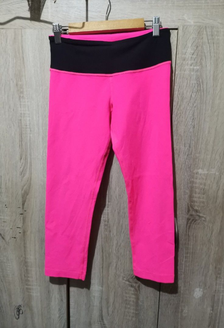 Lululemon revirsible leggings dot 4 (Category: Activewear) located in San Pedro. Submitted by thriftersthrift (Listing ID 1460278592, Image 1). Description: Waistline (inches) :24 Length(inches) :27.5 Good condition Already wash Color rate : 9/10 🌵ALL ITEMS ARE FROM UKAY BALE SO MANAGE YOUR EXPECTATION 🌵 ASK SELLER FOR MORE INFORMATION COLOR MAY CHANGE TRU LIGHTING.