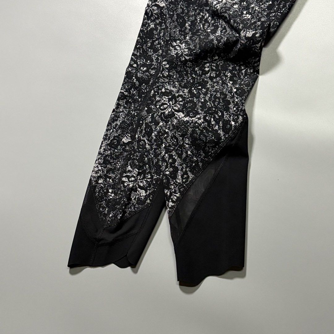 Lululemon Wunder Under Crop 2 ( Special Edition ) (Category: Activewear) located in Tayabas. Submitted by tayabaskartell (Listing ID 1460158889, Image 3). Description: .