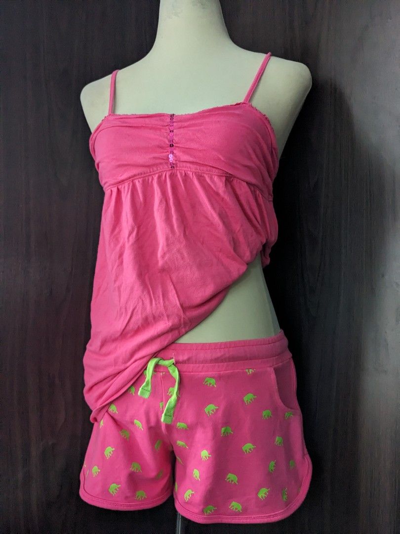 luv sl by odel y2k elephant short (Category: Shorts) located in San Carlos. Submitted by 808.menu (Listing ID 1460274920, Image 3). Description: ‎waist: 26-32 length: 9.5" ‎ ‎𝐜𝐨𝐧𝐝𝐢𝐭𝐢𝐨𝐧 & 𝐟𝐥𝐚𝐰𝐬(𝐢𝐟 𝐭𝐡𝐞𝐫𝐞'𝐬 𝐚𝐧𝐲): sign of usage but still in a high quality condition and wearable. ‎ ‎𝐜𝐨𝐥𝐨𝐫 & 𝐫𝐚𝐭𝐞: hot pink. 10/10 ‎ ‎𝐜𝐨𝐦𝐦𝐞𝐧𝐭/𝐩𝐮𝐫𝐜𝐡𝐚𝐬𝐞 𝐰𝐢𝐭𝐡 𝐲𝐨𝐮𝐫 𝐝𝐞𝐬𝐢𝐫𝐞 𝐩𝐫𝐢𝐜𝐞. 𝐞𝐱: lumiere ‎(all caps/wron