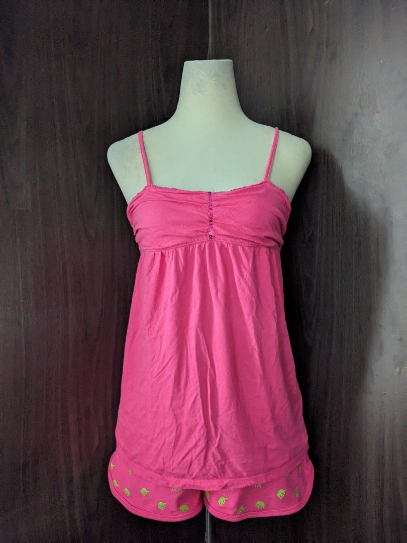 luv sl by odel y2k elephant short (Category: Shorts) located in San Carlos. Submitted by 808.menu (Listing ID 1460274920, Image 2). Description: ‎waist: 26-32 length: 9.5" ‎ ‎𝐜𝐨𝐧𝐝𝐢𝐭𝐢𝐨𝐧 & 𝐟𝐥𝐚𝐰𝐬(𝐢𝐟 𝐭𝐡𝐞𝐫𝐞'𝐬 𝐚𝐧𝐲): sign of usage but still in a high quality condition and wearable. ‎ ‎𝐜𝐨𝐥𝐨𝐫 & 𝐫𝐚𝐭𝐞: hot pink. 10/10 ‎ ‎𝐜𝐨𝐦𝐦𝐞𝐧𝐭/𝐩𝐮𝐫𝐜𝐡𝐚𝐬𝐞 𝐰𝐢𝐭𝐡 𝐲𝐨𝐮𝐫 𝐝𝐞𝐬𝐢𝐫𝐞 𝐩𝐫𝐢𝐜𝐞. 𝐞𝐱: lumiere ‎(all caps/wron