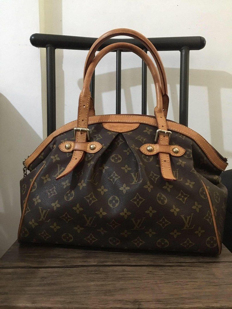 LV bag with long handle (Category: Shoulder Bags) located in Morong. Submitted by vastcat.b247ee680 (Listing ID 1460172009, Image 1). Description: Item is preloved Coded See photos for minor issue No pen mark No pipings issues.