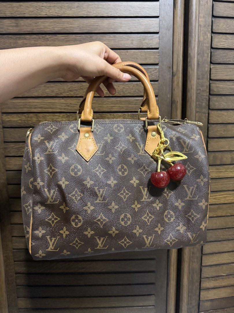 lv bando (Category: Shoulder Bags) located in Manila. Submitted by prelovedbyramiah (Listing ID 1460283000, Image 1). Description: no strap no flaws coded.