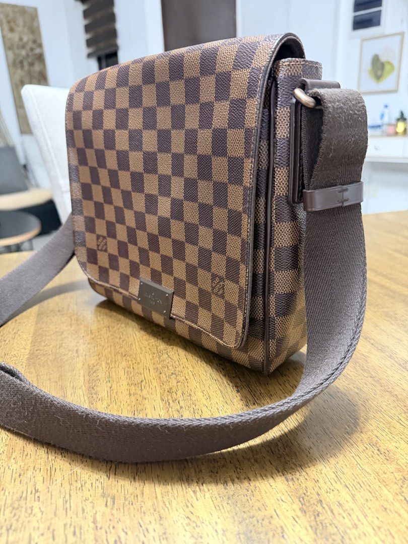 LV Damier Ebene PM Messenger Bag (Category: Luxury Bags & Wallets) located in Quezon City. Submitted by christineboller (Listing ID 1460254357, Image 3). Description: LV Damier Ebene PM Messenger Bag In 9.8/10 condition, serial no. FL1104 (Year 2014) Excellent condition, no issue. Comes with LV paperbag for Php59k. Size: 9.5 x 9 inches .
