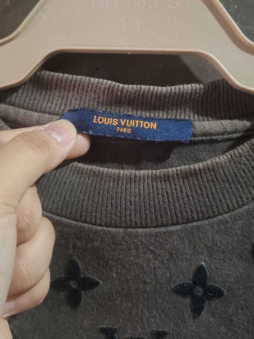 LV MONOGRAM AOP (Category: Tshirts & Polo Shirts ) located in Laoag. Submitted by _kenlucky (Listing ID 1460106460, Image 2). Description: Crinopped po sya 9/3 Color Rate Crewneck Issue Last 2pic Dimes 24x22.