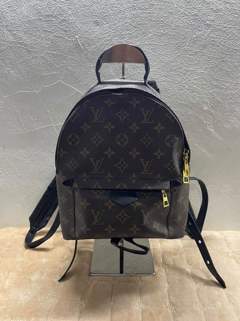 LV PALM SPRING BACK PACK (Category: Backpacks) located in Caloocan City. Submitted by j3ngsanity (Listing ID 1460254631, Image 1). Description: ISSUE SCRATCH SA BACK PACK MISMO .
