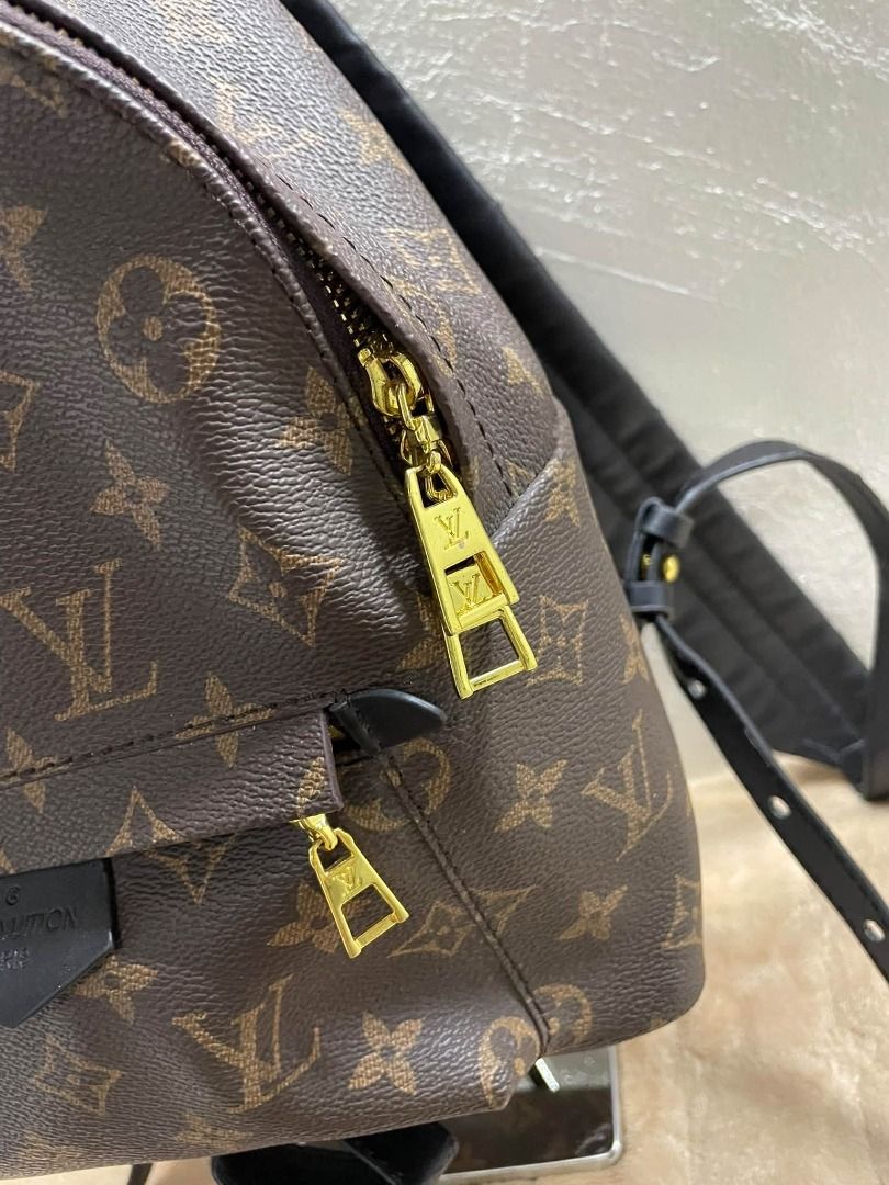 LV PALM SPRING BACK PACK (Category: Backpacks) located in Caloocan City. Submitted by j3ngsanity (Listing ID 1460254631, Image 3). Description: ISSUE SCRATCH SA BACK PACK MISMO .
