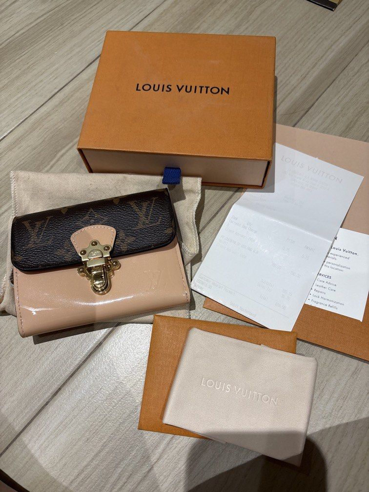 LV Vernis Monogram Wallet (Category: Luxury Bags & Wallets) located in Quezon City. Submitted by kaaat15 (Listing ID 1460278740, Image 1). Description: Complete inclusions FLAW: Slight discoloration. But not obvious since it is covered by the flap.