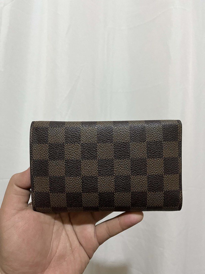 Lv wallet (Category: Wallets & Card holders) located in Bulacan. Submitted by luxesell_00 (Listing ID 1460238617, Image 3). Description: .