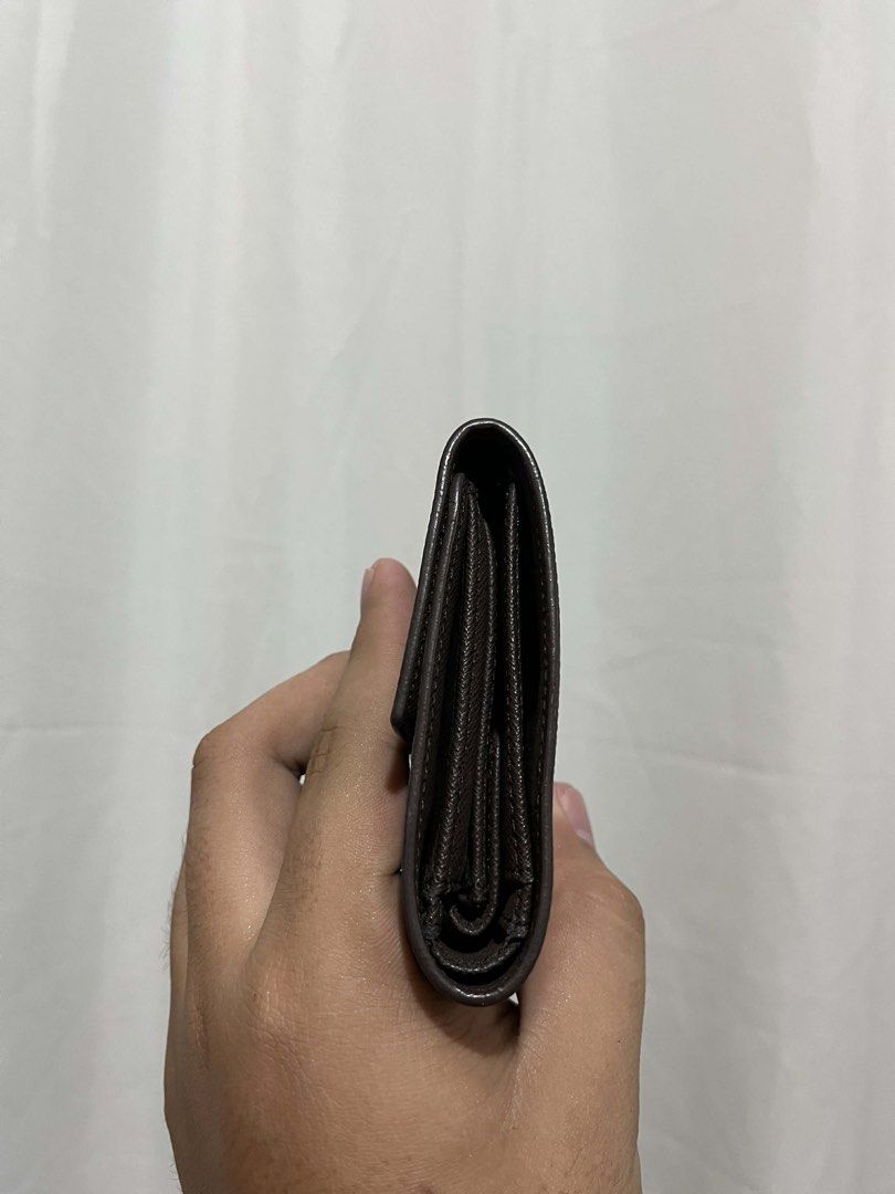 Lv wallet (Category: Wallets & Card holders) located in Bulacan. Submitted by luxesell_00 (Listing ID 1460238617, Image 2). Description: .