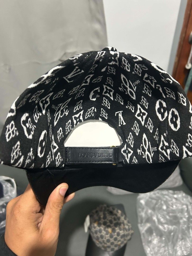 LV/GUCCI HAT (Category: Luxury Accessories) located in Nasugbu. Submitted by jhonmark_08 (Listing ID 1460123470, Image 3). Description: Pang PSG to guyss.