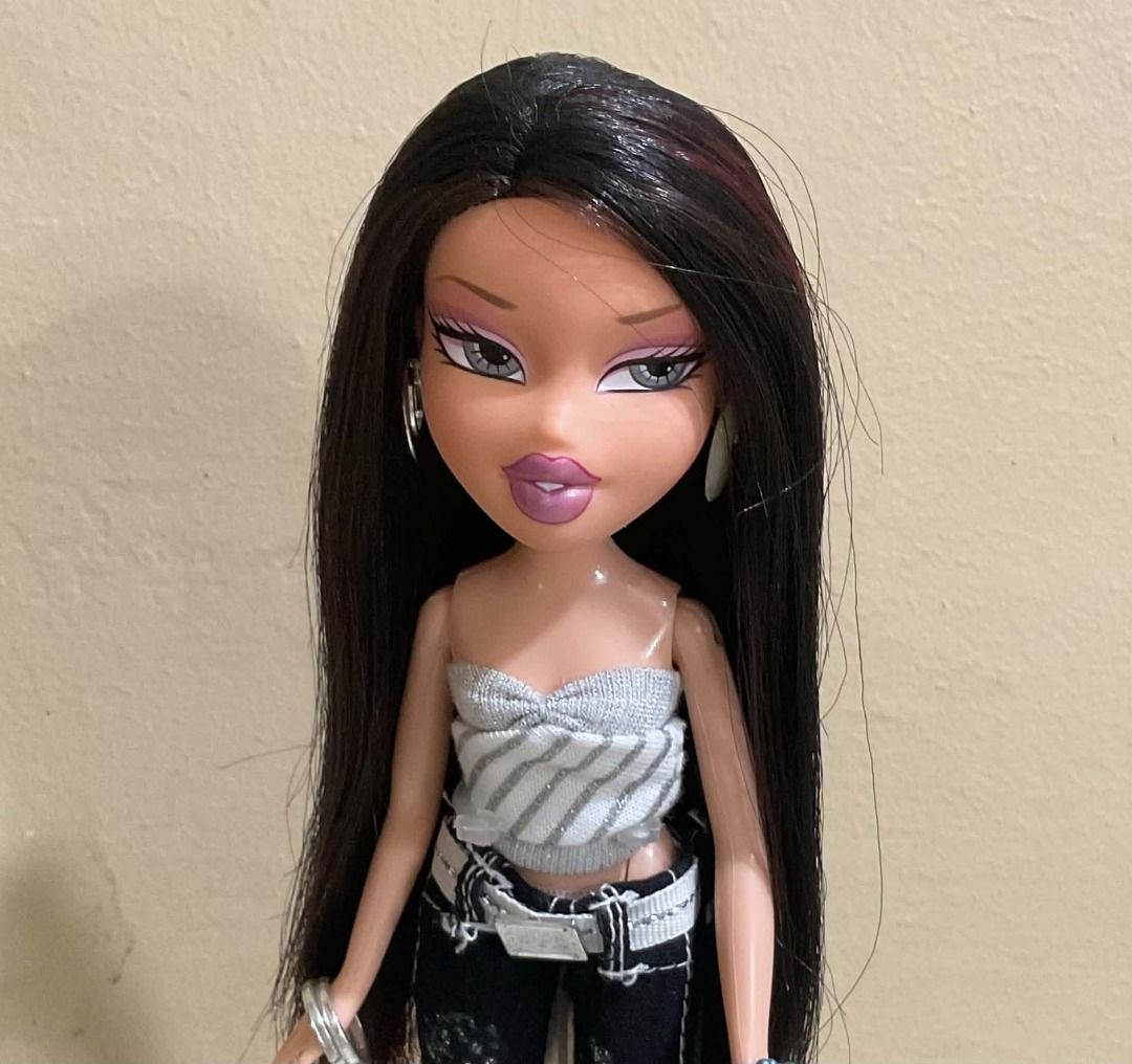 Magic Hair Jade Bratz (for trade only) (Category: Kids Toys) located in Manila. Submitted by whiteapple10114 (Listing ID 1460251079, Image 1). Description: Mainly looking for Magic Hair Sasha, Spring Break Cloe, BTS lines except Cloe. (Preloved condition) she has cut sa hair pero not very cut na short. For trade only.