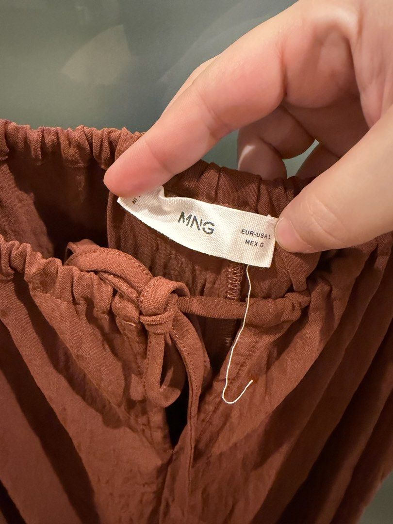 MANGO Brown Jumpsuit (Category: Jumpsuits) located in Pasig City. Submitted by maraaaaaa (Listing ID 1460282296, Image 3). Description: .