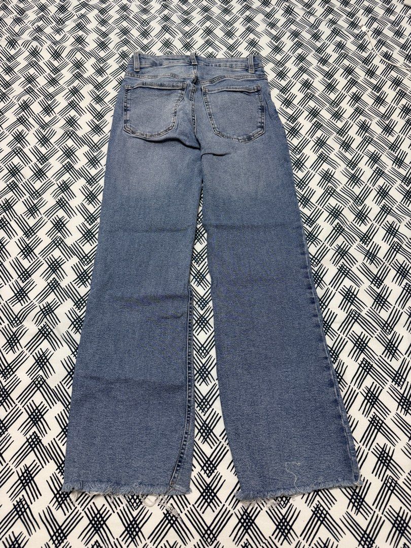 Mango High Waist Flare Jeans (Category: Jeans) located in Pasig City. Submitted by joy_b_ (Listing ID 1460225293, Image 2). Description: Size: 34 EU or Size 02 US. This can for women with 25 to 26 waistline. Style: Jeans is high waist and loose flare Length: 29 Waist: 25-26 Bank Transfer only for payments and shipping c/o buyer.